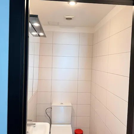 Midtown Apartment *